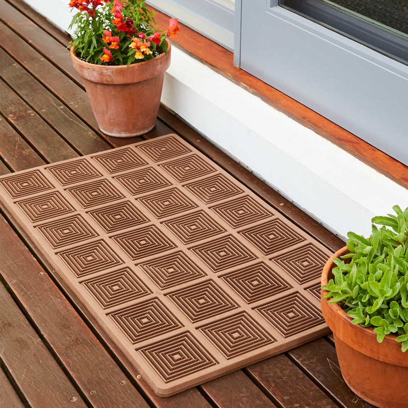 The Outlier Pebble / Doormat Porte + Hall