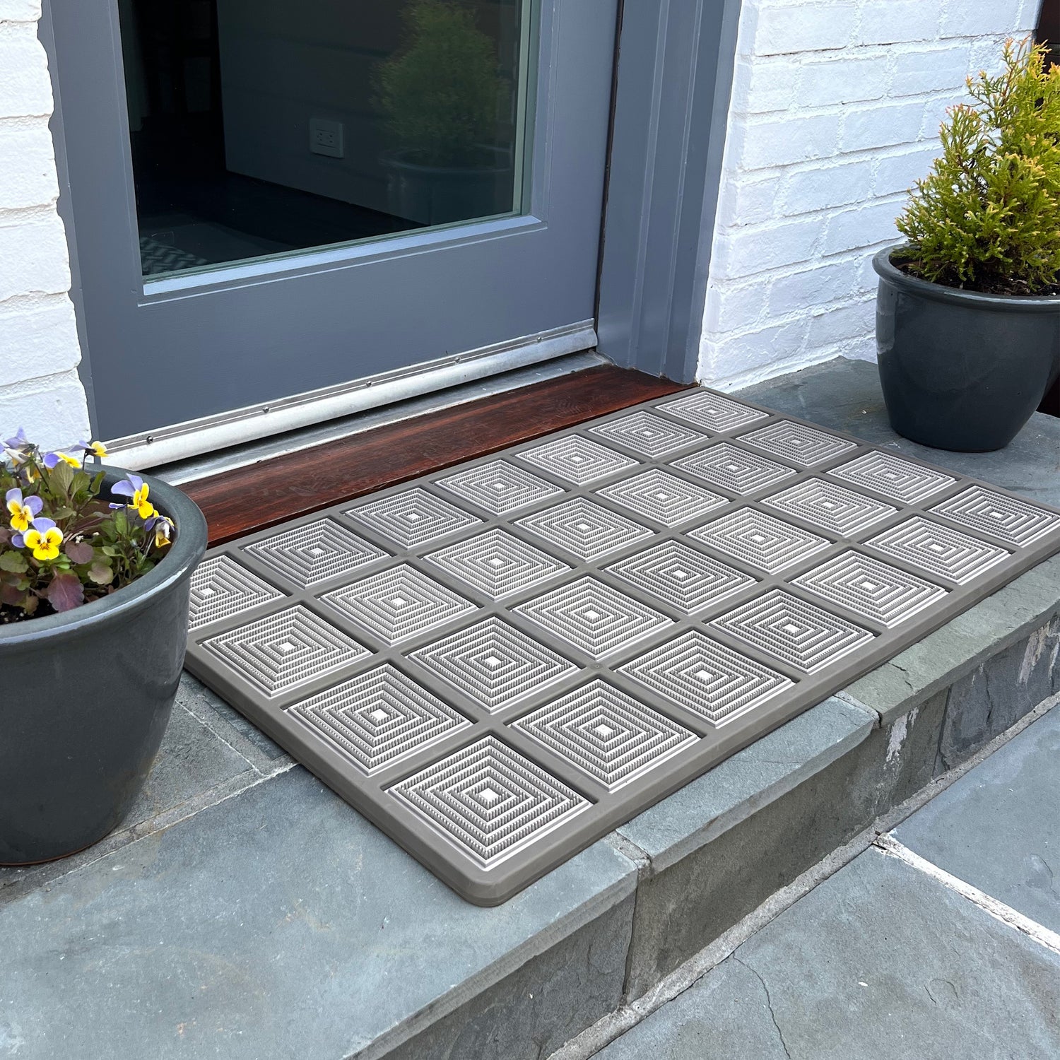 https://www.porteandhall.com/cdn/shop/files/2_Outdoor-Mat-Outlier-Slate-Doormat_1500x.jpg?v=1699031844