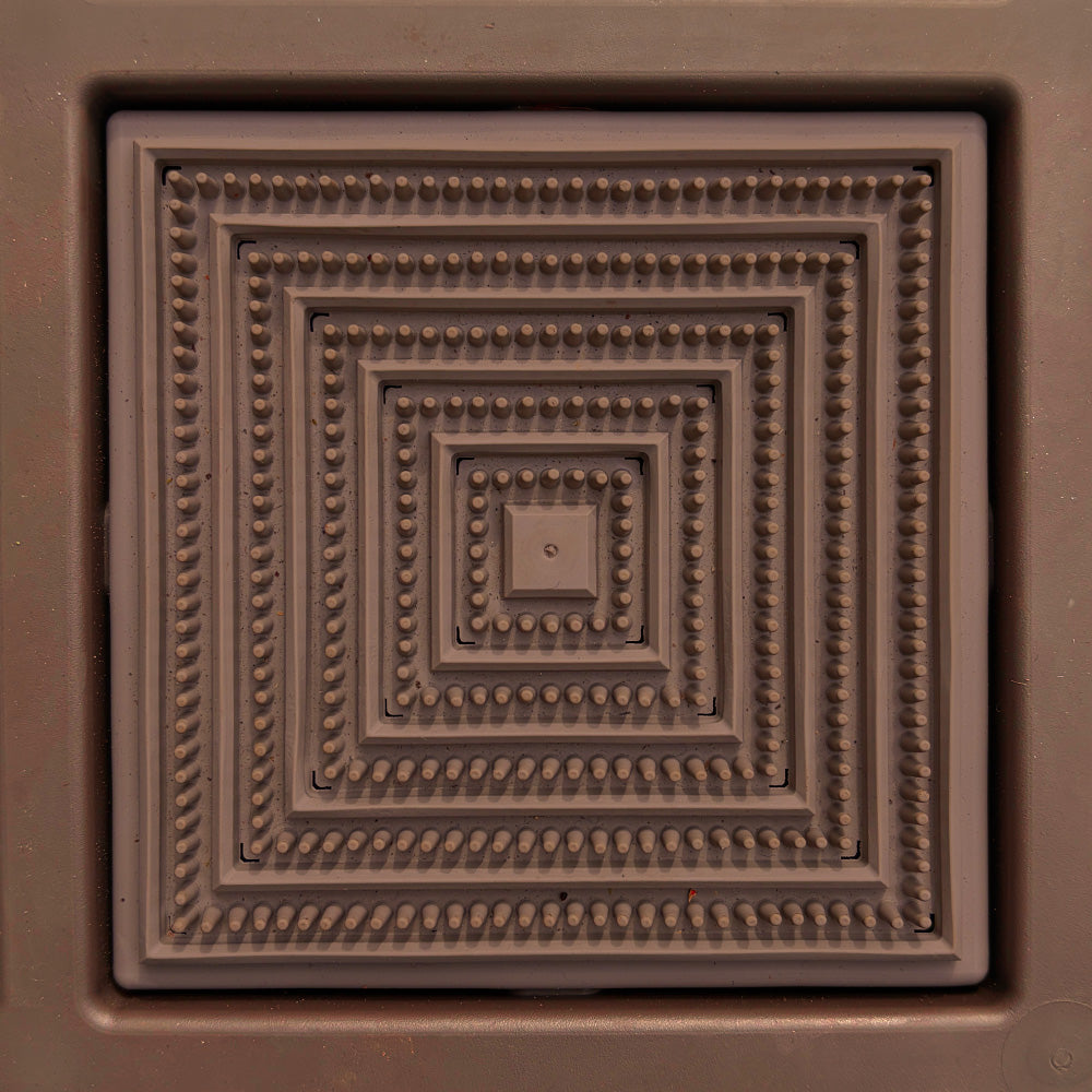 The Outlier - Chestnut / Swatch